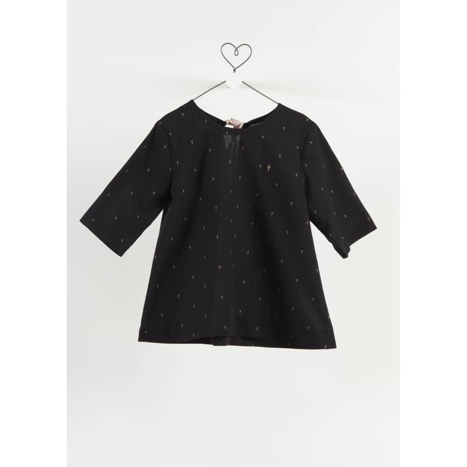 camisa trapecio negra cruces vison